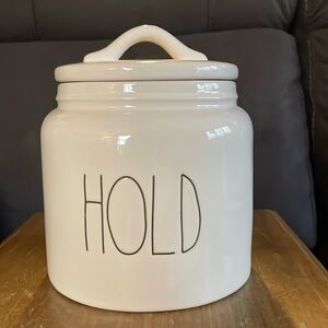 🌎 Rae Dunn “HOLD” Canister (G8)